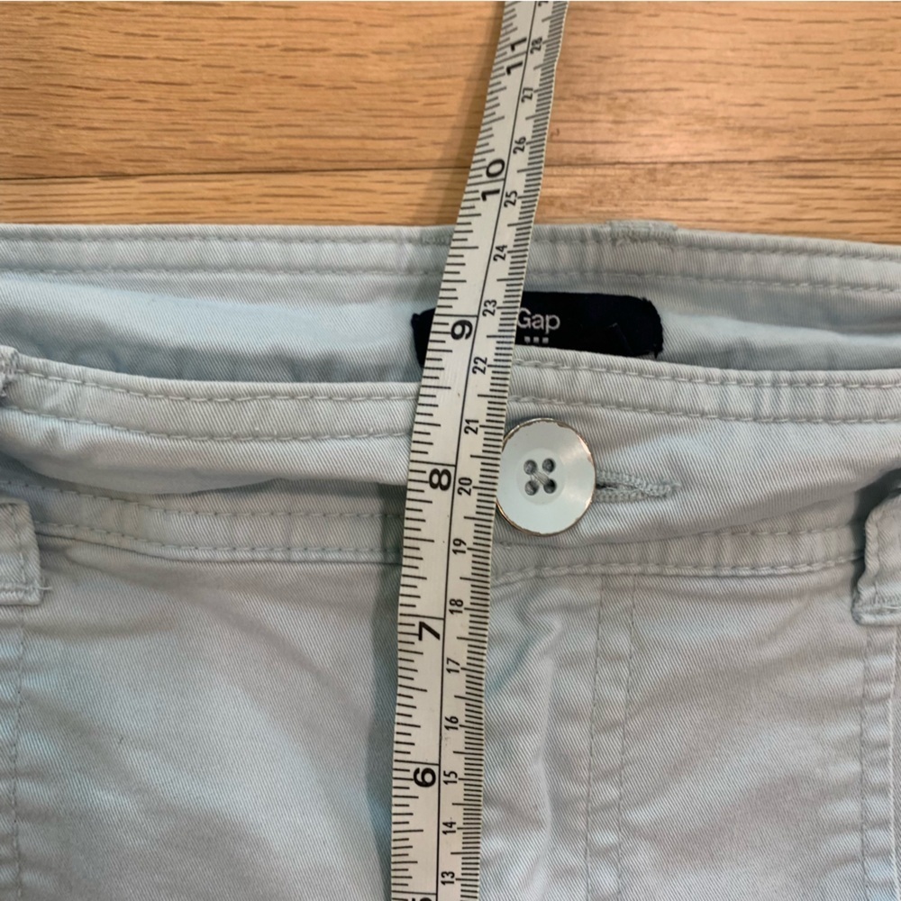 Women’s Gap Mint Color Cargo Style 3 Inch Inseam Shorts Size 8 - Picture 10 of 11